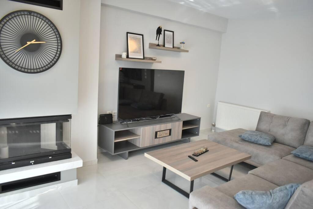 Modern Luxury Suite Karditsa Luaran gambar