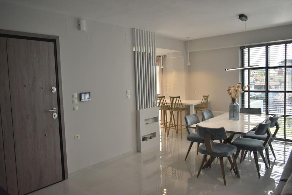 Modern Luxury Suite Karditsa Luaran gambar